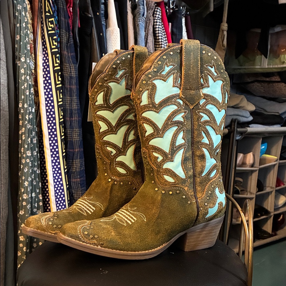Women's Embroidered Heeled Boots - Green and Brown